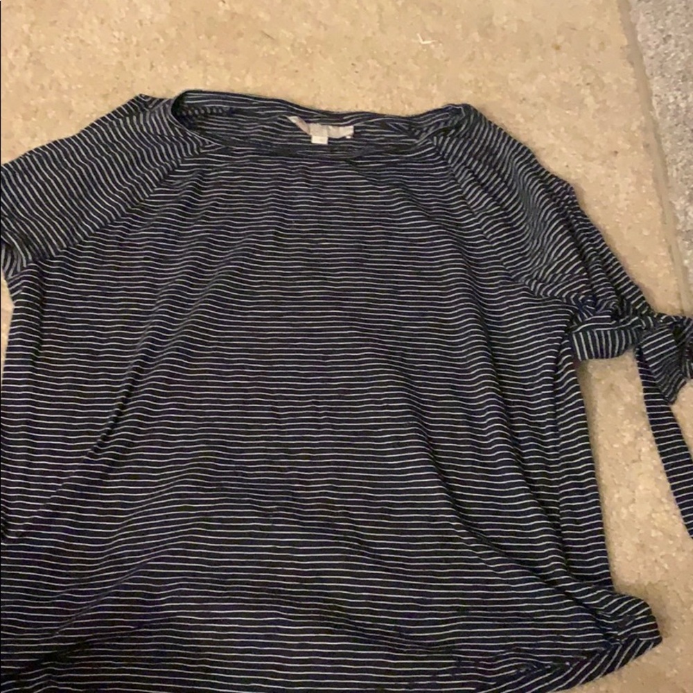 Tie sleeve short sleeve shirt